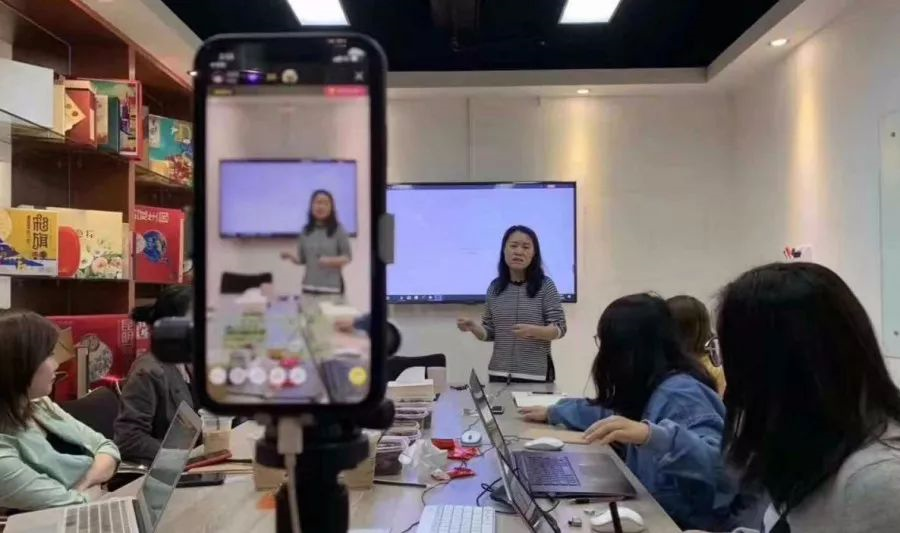 連鎖企業品牌標準化