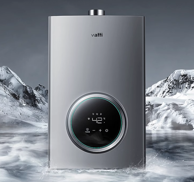 燃?xì)鉄崴髌放贫ㄎ话咐治? /> 
</p>
<p>
	&nbsp;
</p>
<p>
	一、華帝的品牌背景與行業(yè)地位
</p>
<p>
	&nbsp;
</p>
<p>
	華帝集團(tuán)成立于1992年，是中國燃?xì)饩咝袠I(yè)的知名企業(yè)，以“好火好生活”為品牌理念，致力于為消費者提供高品質(zhì)的燃?xì)饩弋a(chǎn)品。華帝的燃?xì)鉄崴鳟a(chǎn)品以安全、節(jié)能、智能化為特點，深受消費者喜愛。例如，其熱水器產(chǎn)品在國內(nèi)市場占有率逐年提升，并成功進(jìn)入東南亞、非洲等國際市場。
</p>
<p>
	&nbsp;
</p>
<p>
	二、行業(yè)背景：燃?xì)鉄崴魇袌龅脑鏊仝厔菖c競爭格局
</p>
<p>
	&nbsp;
</p>
<p>
	根據(jù)奧維云網(wǎng)的數(shù)據(jù)，2024年中國燃?xì)鉄崴魇袌鲆?guī)模達(dá)到296億元，同比增長8.8%，零售量達(dá)到1343萬臺，同比增長8.7%。這一增長得益于國家對燃?xì)饩咝袠I(yè)的政策支持以及消費者對智能化、節(jié)能化產(chǎn)品的需求。與此同時，燃?xì)鉄崴魇袌龈偁幖ち遥放菩枰诩夹g(shù)創(chuàng)新、產(chǎn)品差異化和營銷策略上持續(xù)發(fā)力，以贏得消費者的青睞。
</p>
<p>
	&nbsp;
</p>
<p>
	三、品牌背景：華帝燃?xì)鉄崴鞯囊?guī)模與定位
</p>
<p>
	&nbsp;
</p>
<p>
	華帝燃?xì)鉄崴饕灾懈叨耸袌鰹橹鳎⒅禺a(chǎn)品的安全性和智能化。其產(chǎn)品線涵蓋從傳統(tǒng)燃?xì)鉄崴鞯搅憷渌細(xì)鉄崴鳌⒅悄芎銣責(zé)崴鞯榷鄠€品類，滿足不同消費者的需求。例如，其零冷水燃?xì)鉄崴鲬{借即開即熱的特性，成為市場熱銷產(chǎn)品。
</p>
<p>
	&nbsp;
</p>
<p>
	四、品牌理念
</p>
<p>
	&nbsp;
</p>
<p>
	華帝始終堅持“科技讓生活更美好”的品牌理念，通過技術(shù)創(chuàng)新提升產(chǎn)品性能，同時注重環(huán)保和節(jié)能。這一理念不僅體現(xiàn)在產(chǎn)品設(shè)計中，也貫穿于品牌的營銷活動中，幫助華帝在消費者心中樹立了高端、科技的品牌形象。
</p>
<p>
	<br />
</p>
<p align=